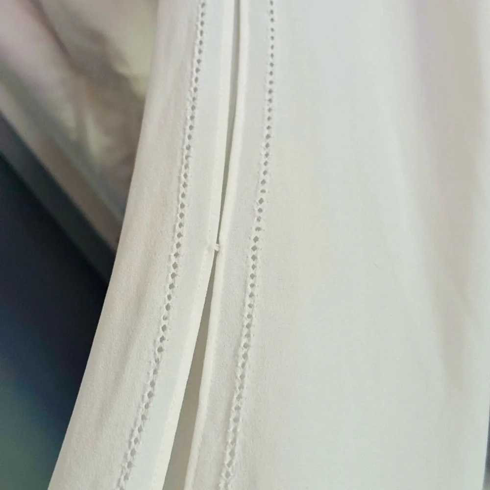 White House Black Market Size 10 Creamy White Cold Shoulder Flowy Soft Dress - Picture 3 of 6
